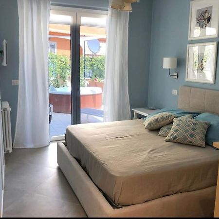 Casa Mando With Terrace And Jacuzzi Apartment Taormina Exterior foto
